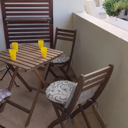 Apartment Rural Retreat 2 Bedroom With Communal Pool *