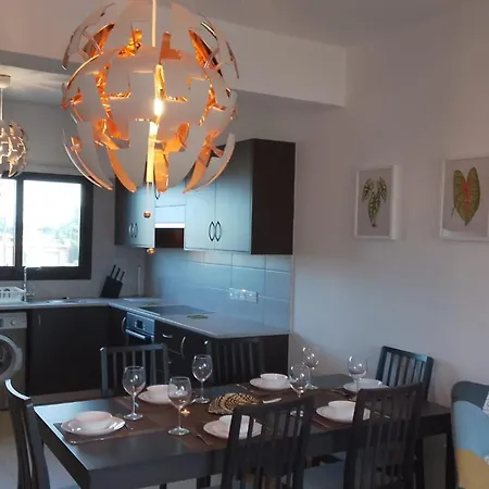 Rural Retreat 2 Bedroom With Communal Pool * Avgorou