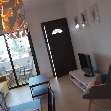Rural Retreat 2 Bedroom With Communal Pool Avgorou