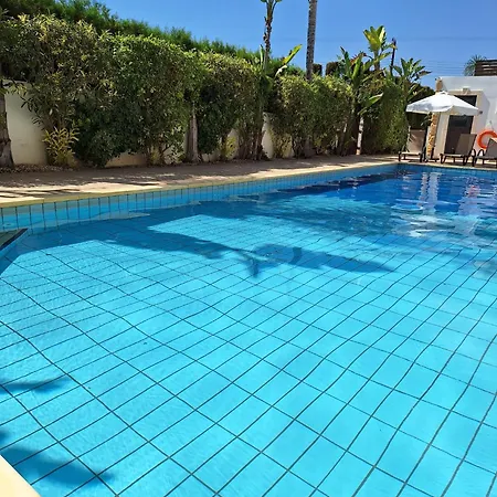 Apartment Rural Retreat 2 Bedroom With Communal Pool