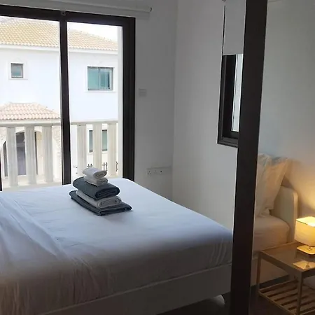 Rural Retreat 2 Bedroom With Communal Pool Apartment Avgorou